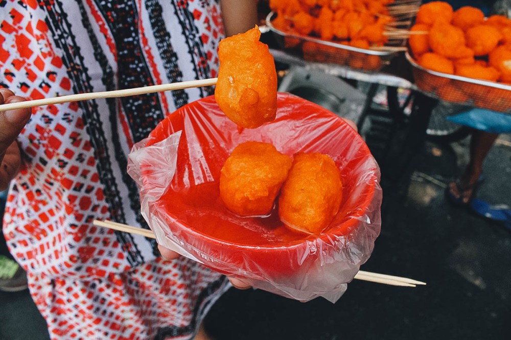 filipino-street-food-kwek-kwek3